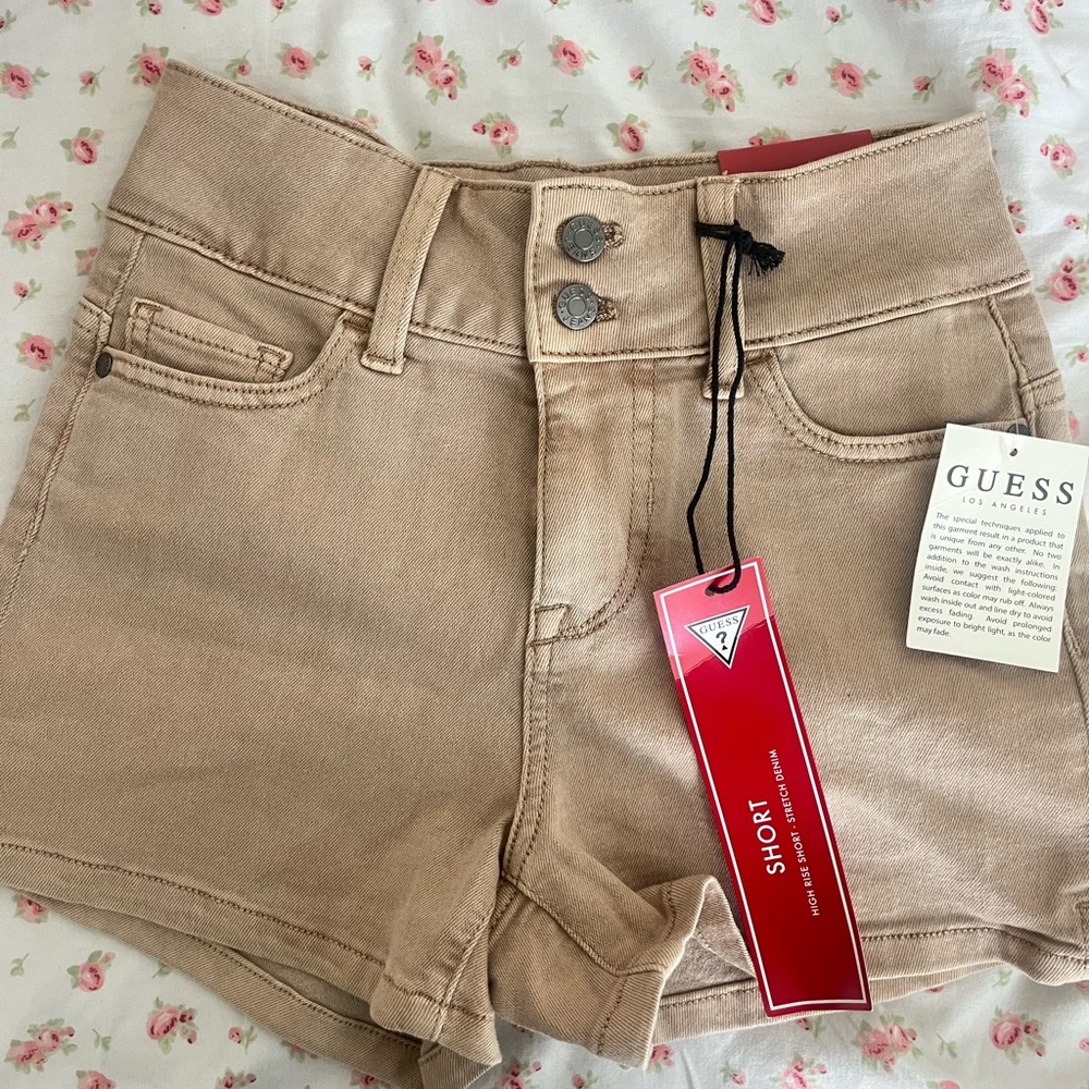 NWT Guess Women’s Khaki Tan Shorts size 25